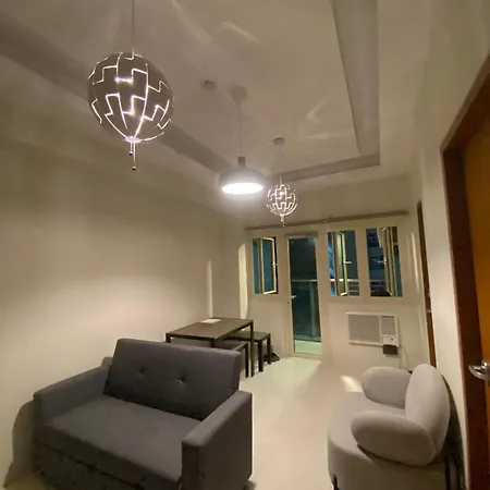 Homey 1Bedroom Bgc Condo - Minimum 2 Nights Stay
