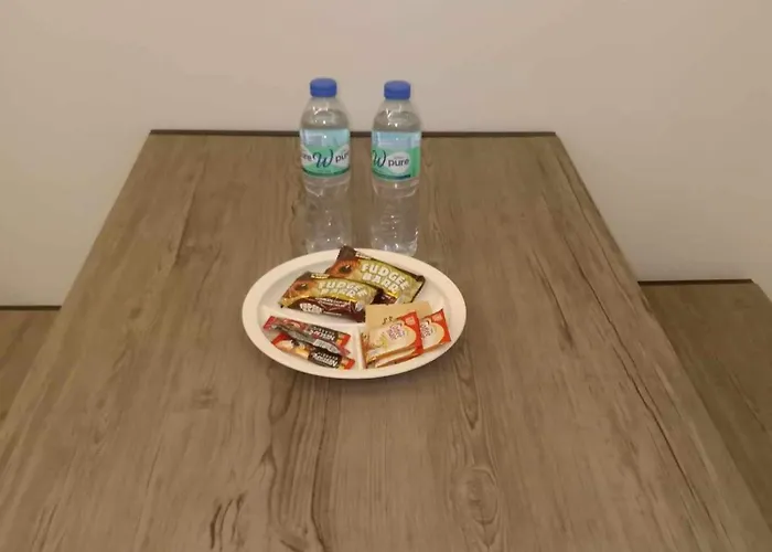 Homey 1bedroom Bgc - Minimum 2 Nights Apartment Manila
